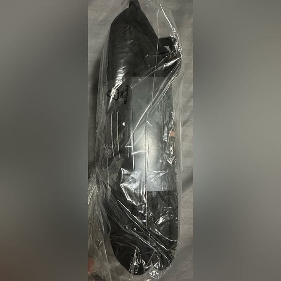 ✨ NWT ✨ Torrid: Women’s Black Full Length Flare Leggings with Pockets- Size 2 - Picture 4 of 9